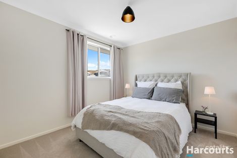 Property photo of 23 King Parrot Boulevard Drouin VIC 3818