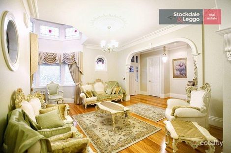 Property photo of 8 Clare Boulevard Greenvale VIC 3059