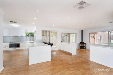 Property photo of 4 Dumbarton Loop Kinross WA 6028