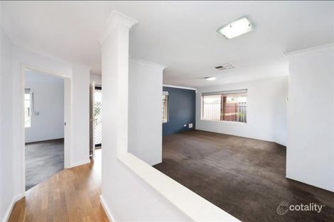 Property photo of 4 Dumbarton Loop Kinross WA 6028