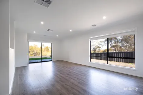 Property photo of 5 Sundew Terrace Campbells Creek VIC 3451