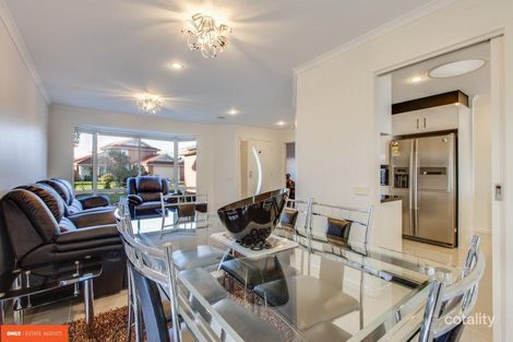 Property photo of 3 Canterbury Close Narre Warren VIC 3805