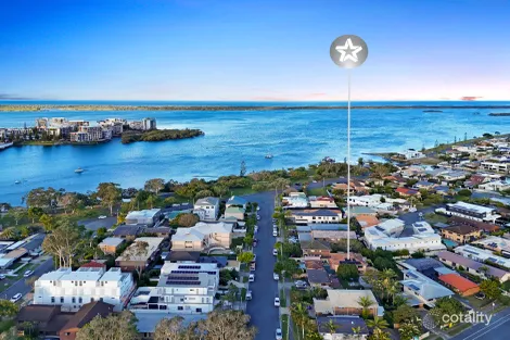 Property photo of 2/16 Errol Avenue Paradise Point QLD 4216