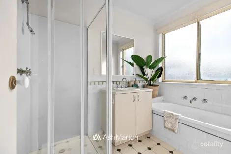 Property photo of 2/8 Pratt Avenue Frankston South VIC 3199