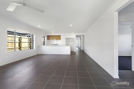 Property photo of 28 Chambers Ridge Boulevard Park Ridge QLD 4125