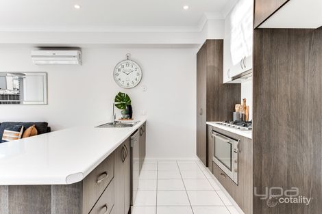 Property photo of 19 Brunswick Crescent Craigieburn VIC 3064