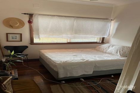 8 Birdwood Rd, Birkdale, QLD 4159