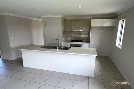 Property photo of 33 Bounty Circuit Eli Waters QLD 4655