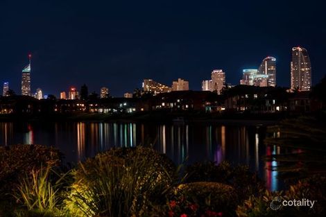 8 Australis Ct, Mermaid Waters, QLD 4218