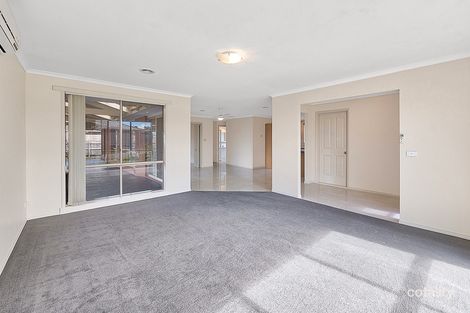 Property photo of 1 Chatham Close Cranbourne East VIC 3977