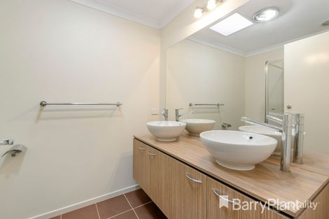 Property photo of 11 Wickford Road Tarneit VIC 3029