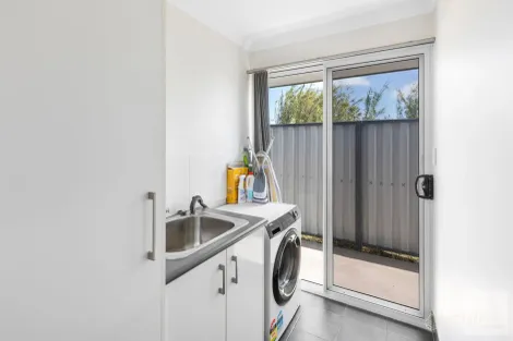 Property photo of 49 Katoomba Street Orana WA 6330