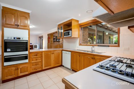 Property photo of 32 Pulford Crescent Mill Park VIC 3082
