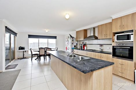 Property photo of 38 Brockwell Crescent Manor Lakes VIC 3024