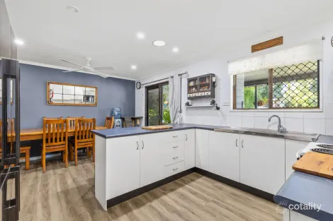 Property photo of 8 Moody Street Emerald QLD 4720