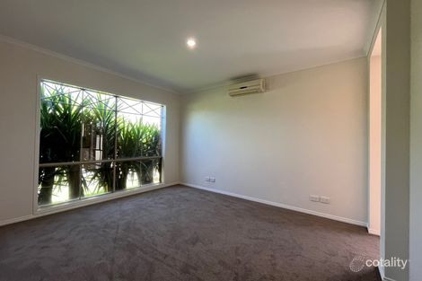 Property photo of 6 Hunts Cross Way Caroline Springs VIC 3023