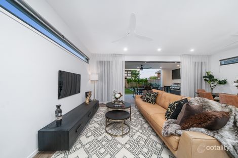 Property photo of 208 Prince Edward Parade Scarborough QLD 4020