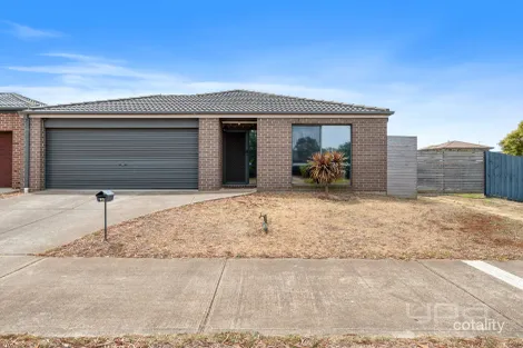 15 Turf Club Bvd, Melton South, VIC 3338