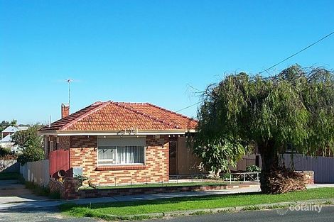 9 York St, Beaconsfield, WA 6162