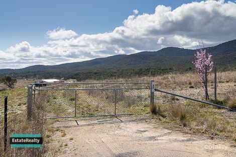 Property photo of 32 Captain Robertson Drive Burra NSW 2620