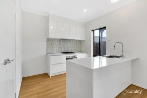 Property photo of 35 Bisham Street Mickleham VIC 3064
