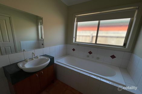 Property photo of 14 Ruby Place Werribee VIC 3030