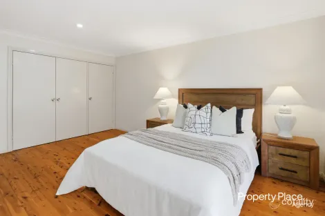 Property photo of 38 Cook Crescent East Hills NSW 2213