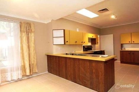 Property photo of 15 Kerrie Crescent Peakhurst NSW 2210