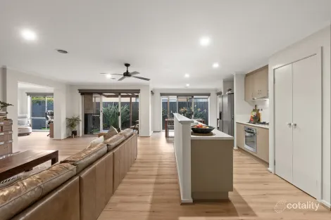 Property photo of 36 Rodlarni Crescent Berwick VIC 3806