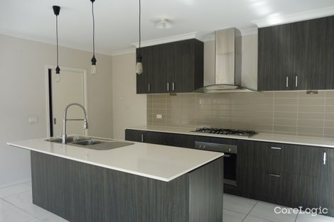 Property photo of 21 Queensberry Street Cranbourne West VIC 3977