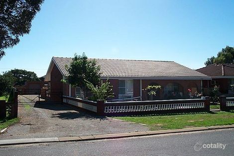 233 First St, Wonthella, WA 6530