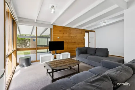 Property photo of 17 Mount View Road Rosebud VIC 3939