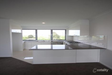 Property photo of 8 Topal Drive Officer VIC 3809