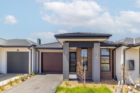 38 Palmdale Cres, Mambourin, VIC 3024