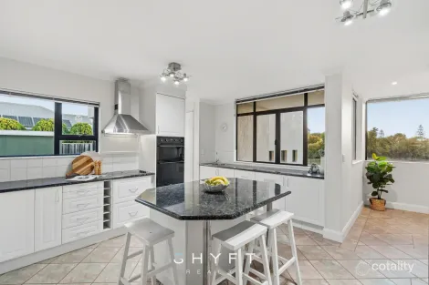 Property photo of 48 Abbeville Circle Mindarie WA 6030