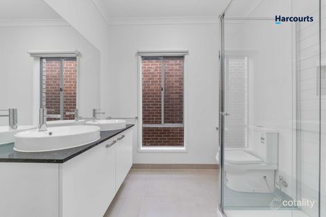 Property photo of 21 Versteegen Street Fraser Rise VIC 3336