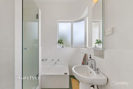 Property photo of 22 Malvern Grove Caulfield North VIC 3161