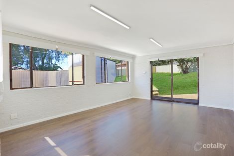 Property photo of 18 Alexis Place Rosemeadow NSW 2560