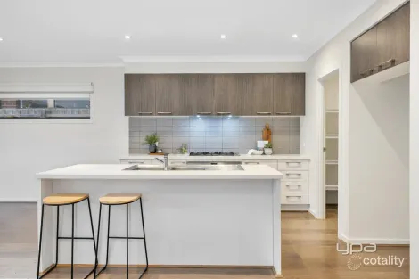 Property photo of 323 Frontier Avenue Aintree VIC 3336