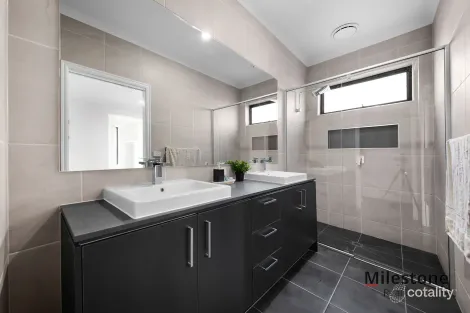 Property photo of 70 Kettlewell Drive Lara VIC 3212
