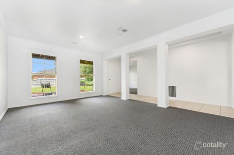 Property photo of 3 Essex Court Cranbourne East VIC 3977