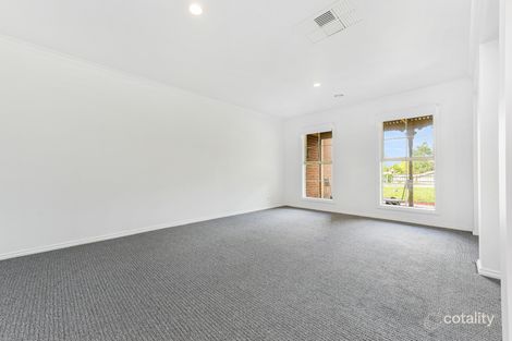 Property photo of 3 Essex Court Cranbourne East VIC 3977