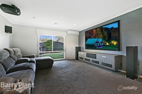 Property photo of 50 Honeyeater Grove Narre Warren VIC 3805