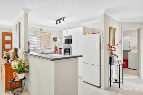 Property photo of 2/31 Kenny Drive Labrador QLD 4215