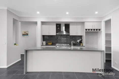 Property photo of 70 Kettlewell Drive Lara VIC 3212