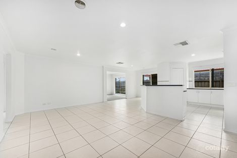 Property photo of 3 Essex Court Cranbourne East VIC 3977