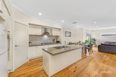 Property photo of 31 Trafalgar Walk Keysborough VIC 3173