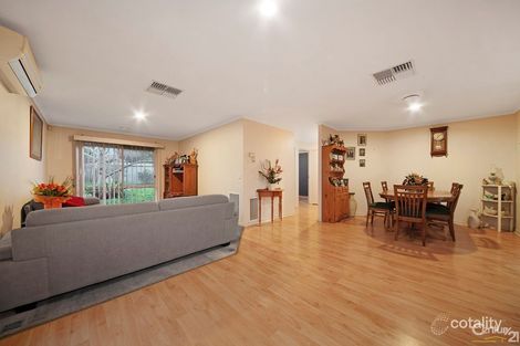 Property photo of 8 Browtop Road Narre Warren VIC 3805