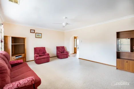 Property photo of 6 Matthew Flinders Way Mount Gambier SA 5290