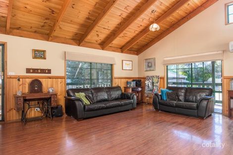 Property photo of 11 Belair Close Seville VIC 3139